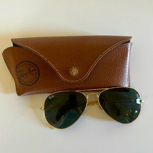 Gold Ray-Ban Aviator Sunglasses